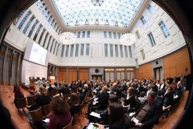 An der Veranstaltung nahmen 150 Gäste aus Politik, Wissenschaft, Zivilgesellschaft und Praxis teil