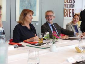 Ministerin Köpping im Gespräch mit Prof. Vorländer